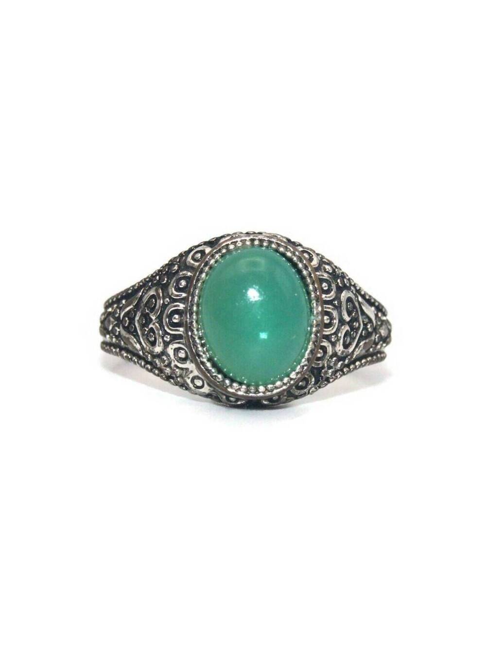 Vintage Silver Tone and Oval Green Resin Cabochon Size 9 Statement Ring.